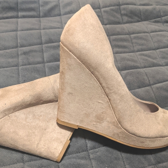 Madden Girl Wedges - Picture 2 of 7